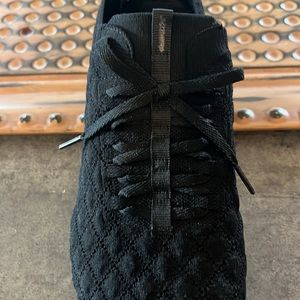 Black Skechers wide fit, size 11 Like New condition